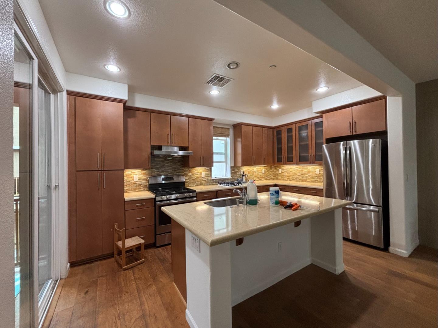 Detail Gallery Image 7 of 18 For 1568 Canal St, Milpitas,  CA 95035 - 3 Beds | 2/1 Baths