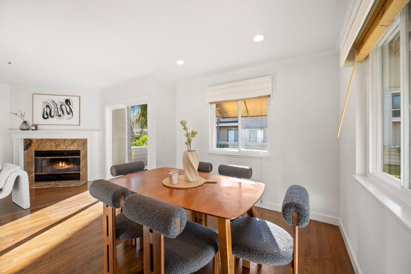 Detail Gallery Image 11 of 42 For 241 Bonita Ln, Foster City,  CA 94404 - 3 Beds | 2/1 Baths