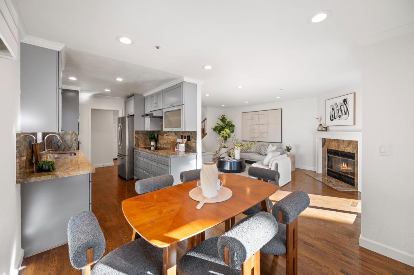 Detail Gallery Image 12 of 42 For 241 Bonita Ln, Foster City,  CA 94404 - 3 Beds | 2/1 Baths