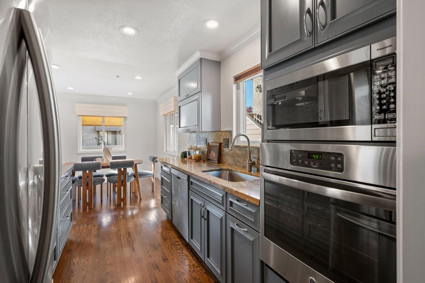 Detail Gallery Image 13 of 42 For 241 Bonita Ln, Foster City,  CA 94404 - 3 Beds | 2/1 Baths