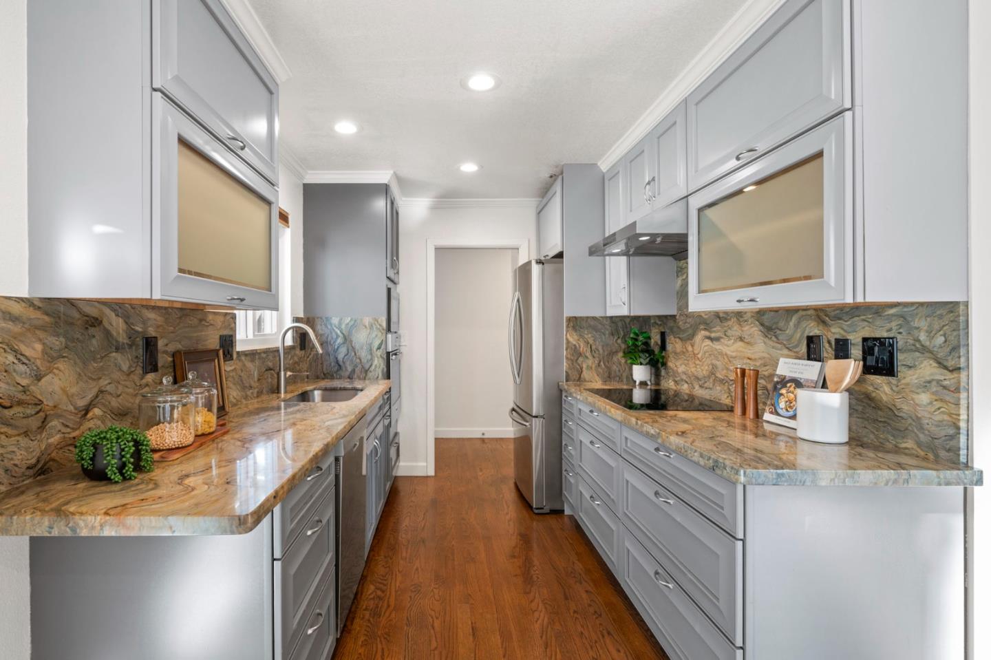 Detail Gallery Image 15 of 42 For 241 Bonita Ln, Foster City,  CA 94404 - 3 Beds | 2/1 Baths