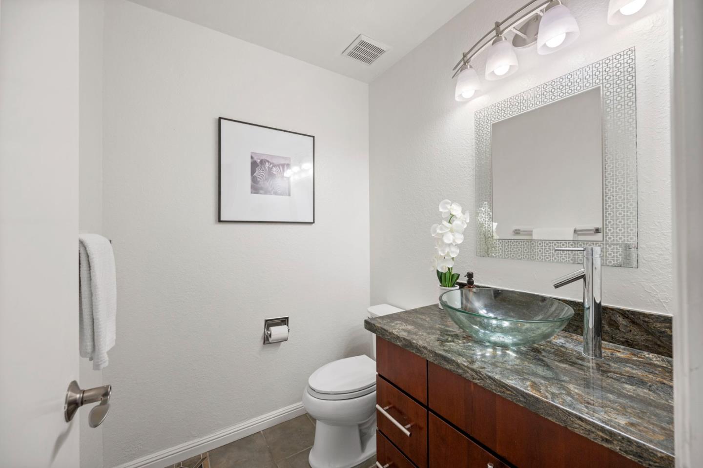 Detail Gallery Image 18 of 42 For 241 Bonita Ln, Foster City,  CA 94404 - 3 Beds | 2/1 Baths