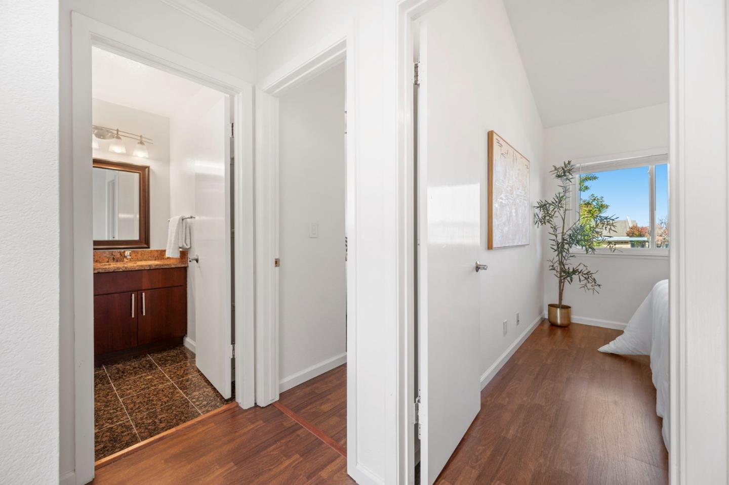 Detail Gallery Image 27 of 42 For 241 Bonita Ln, Foster City,  CA 94404 - 3 Beds | 2/1 Baths