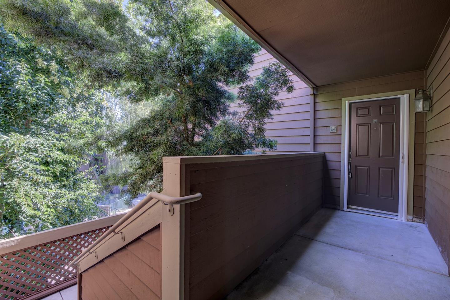 Detail Gallery Image 2 of 31 For 670 Teatree Ct, San Jose,  CA 95128 - 2 Beds | 2 Baths