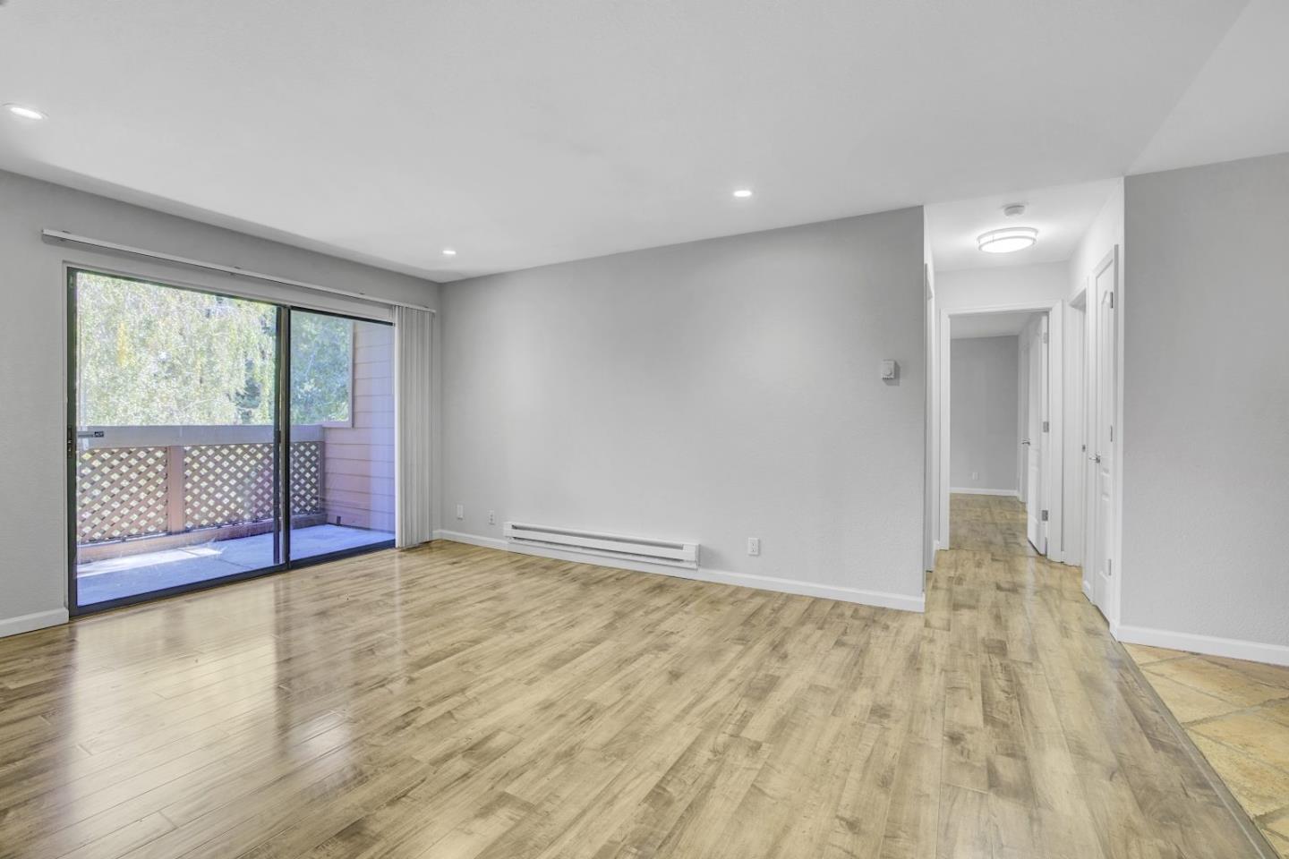 Detail Gallery Image 4 of 31 For 670 Teatree Ct, San Jose,  CA 95128 - 2 Beds | 2 Baths