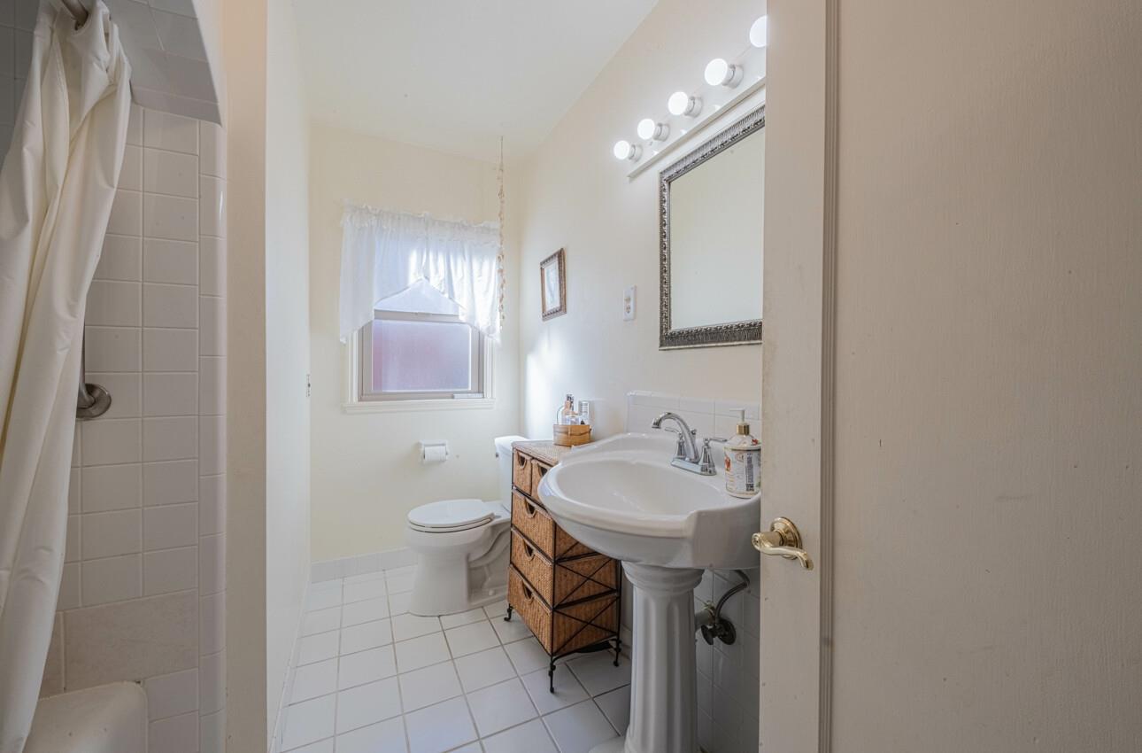 Detail Gallery Image 20 of 25 For 330 Hawthorne St, Salinas,  CA 93901 - 3 Beds | 2 Baths