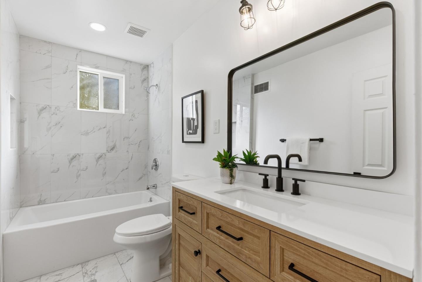 Detail Gallery Image 13 of 21 For 141 Hillcrest Rd, San Carlos,  CA 94070 - 4 Beds | 3/1 Baths