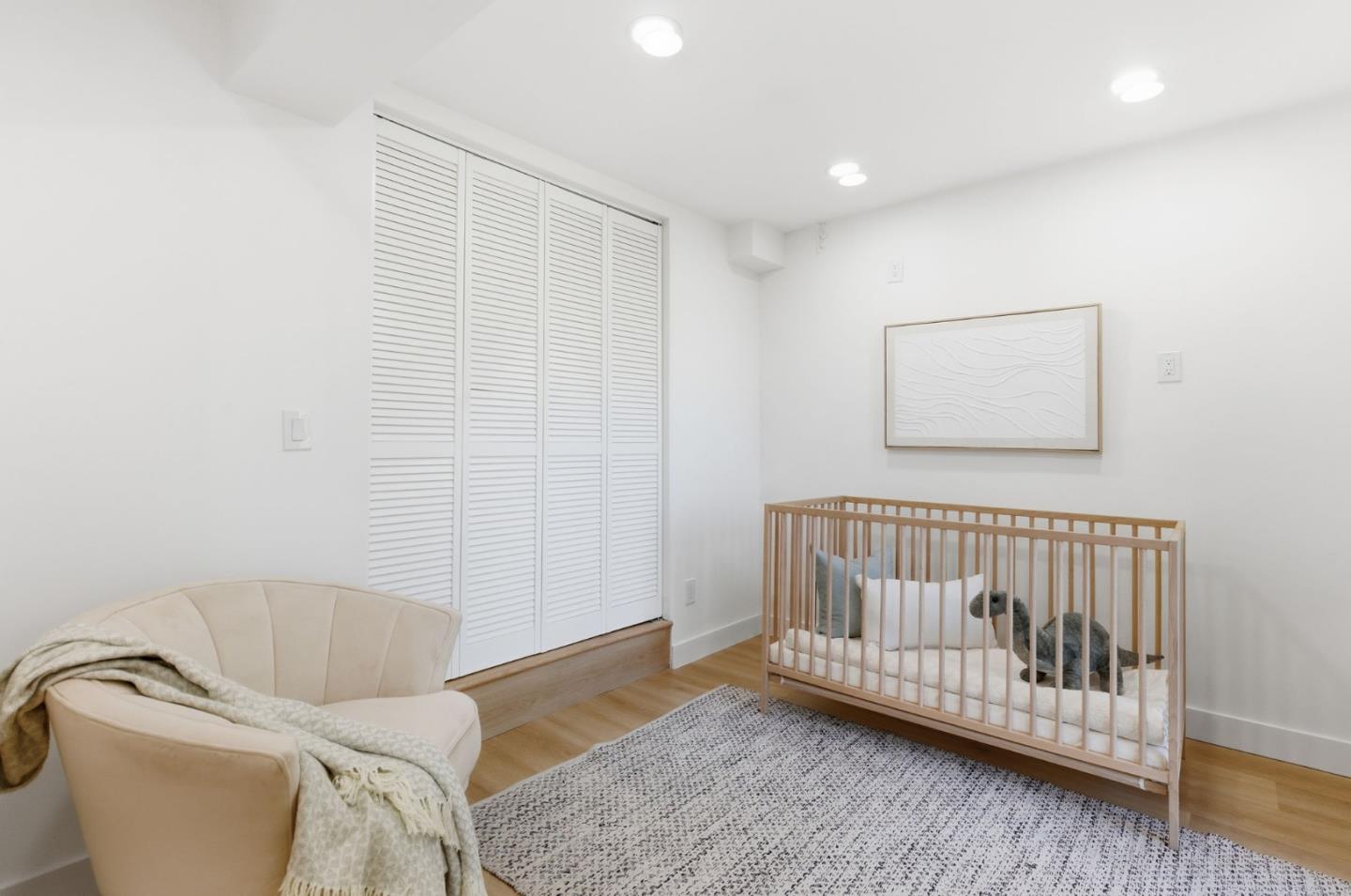 Detail Gallery Image 17 of 21 For 141 Hillcrest Rd, San Carlos,  CA 94070 - 4 Beds | 3/1 Baths