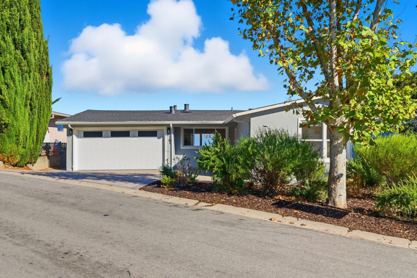 Detail Gallery Image 21 of 21 For 141 Hillcrest Rd, San Carlos,  CA 94070 - 4 Beds | 3/1 Baths