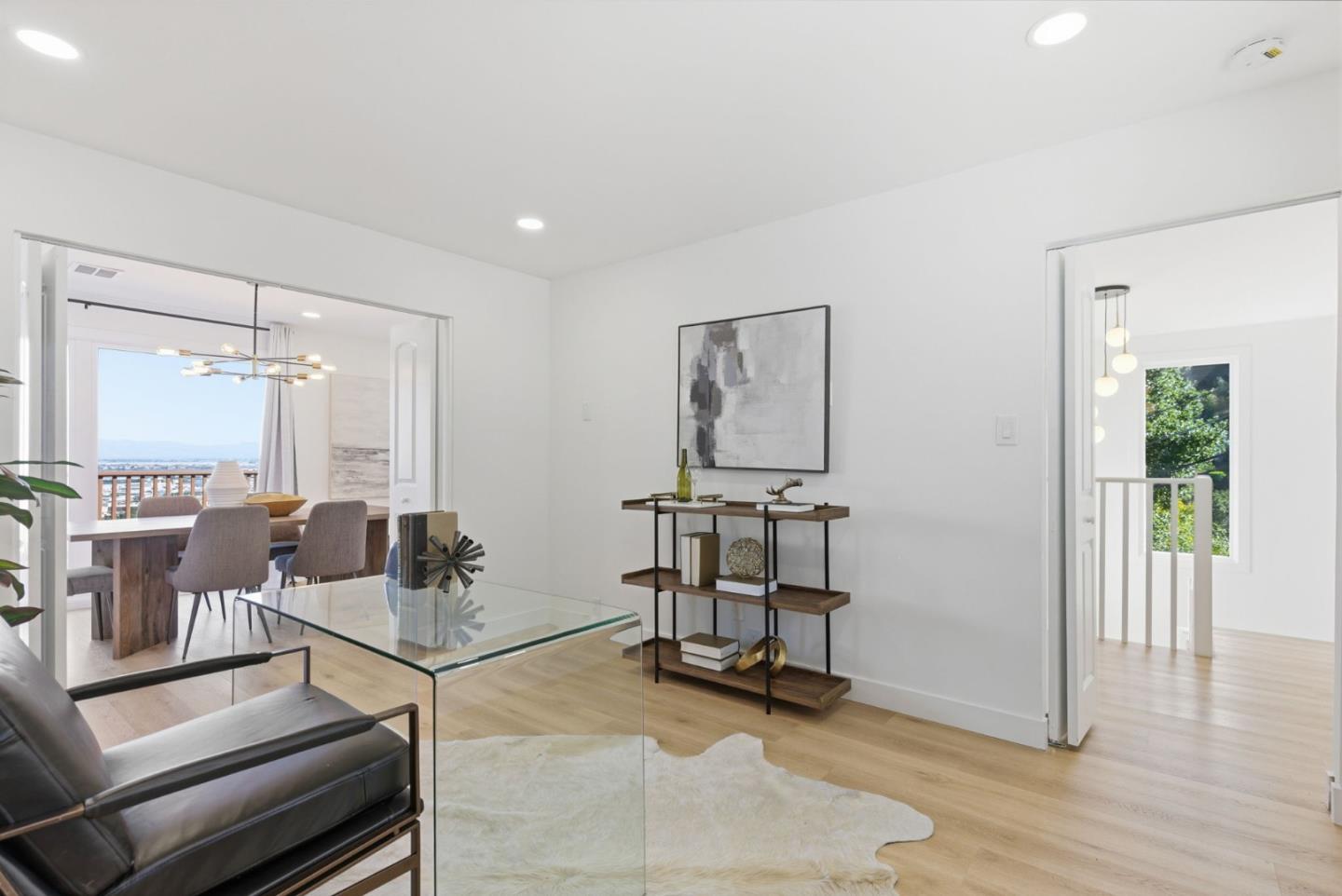 Detail Gallery Image 9 of 21 For 141 Hillcrest Rd, San Carlos,  CA 94070 - 4 Beds | 3/1 Baths