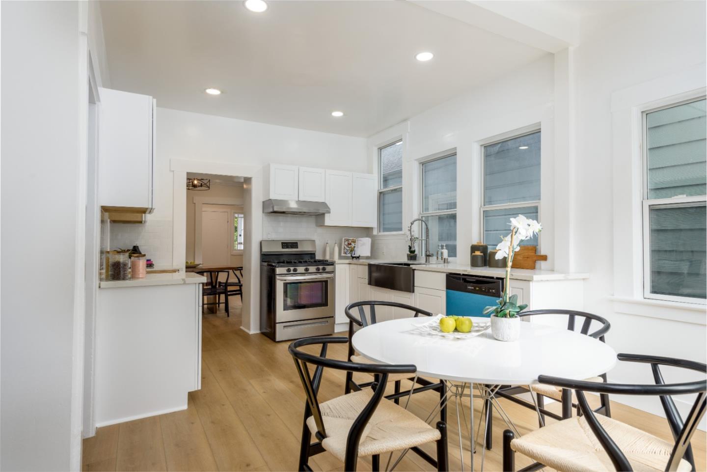 Detail Gallery Image 10 of 18 For 961 Hanover St, Daly City,  CA 94014 - 4 Beds | 1/1 Baths