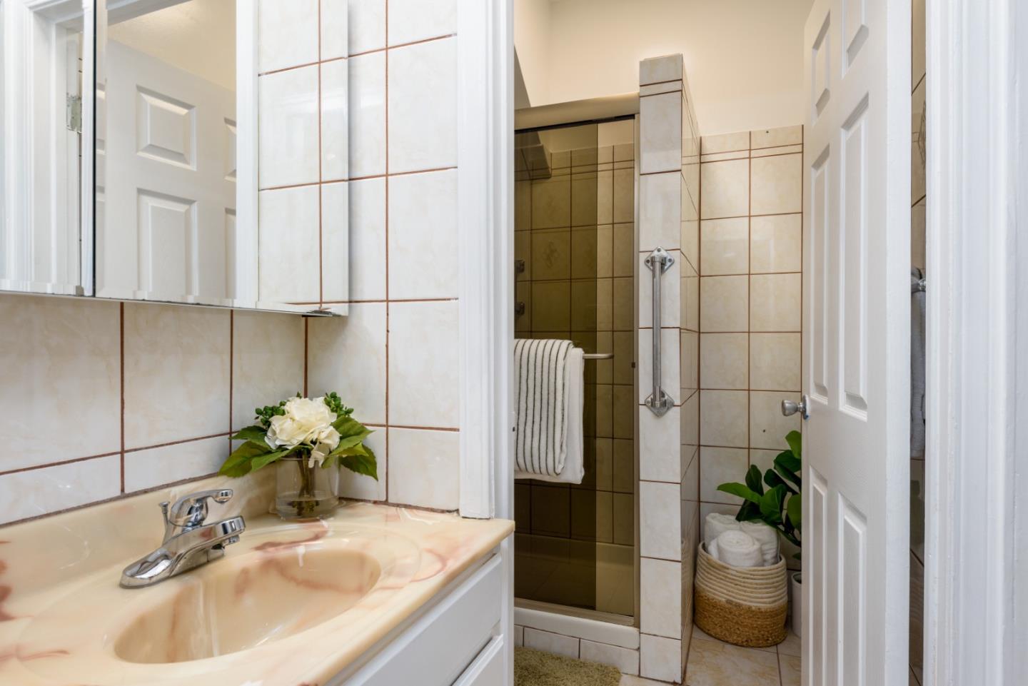 Detail Gallery Image 7 of 18 For 961 Hanover St, Daly City,  CA 94014 - 4 Beds | 1/1 Baths