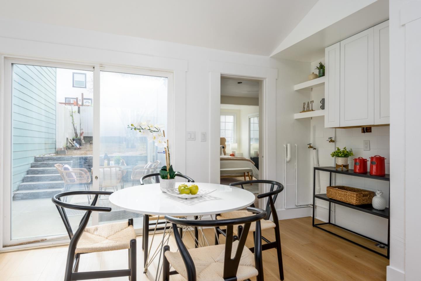 Detail Gallery Image 9 of 18 For 961 Hanover St, Daly City,  CA 94014 - 4 Beds | 1/1 Baths