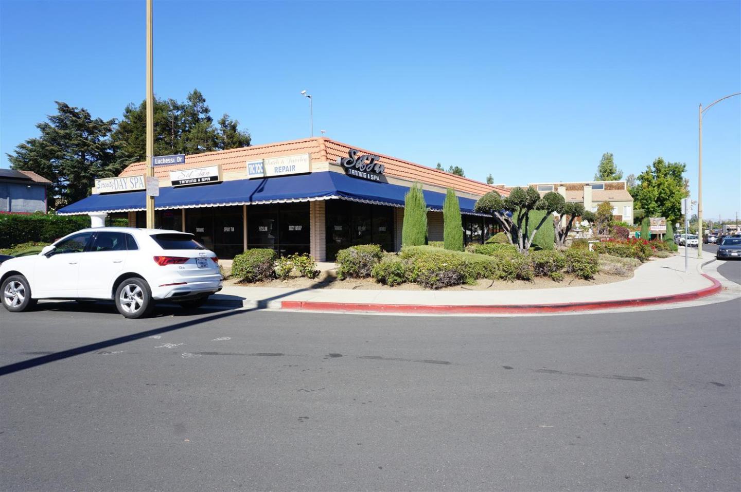 Detail Gallery Image 3 of 8 For 1125 Luchessi Dr, San Jose,  CA 95118 - – Beds | – Baths