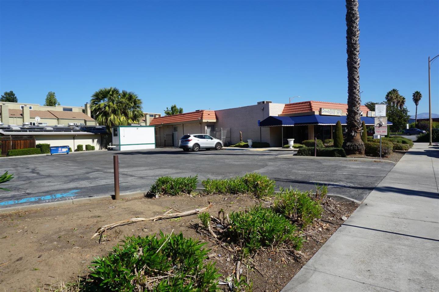 Detail Gallery Image 6 of 8 For 1125 Luchessi Dr, San Jose,  CA 95118 - – Beds | – Baths