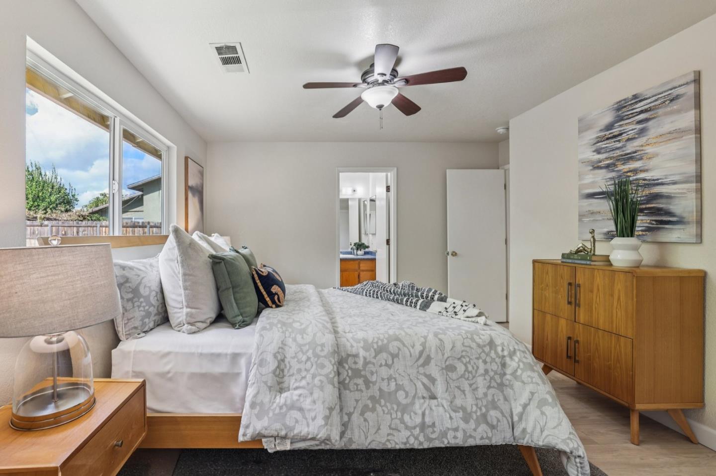 Detail Gallery Image 21 of 55 For 1317 Tamarack Ct, Newman,  CA 95360 - 3 Beds | 2 Baths