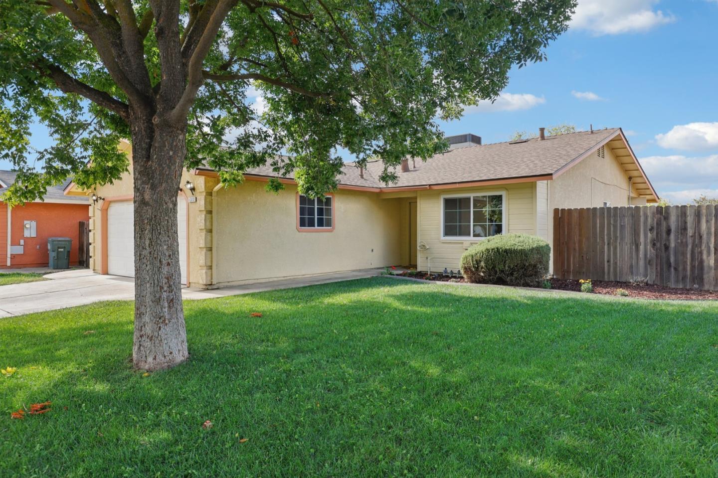 Detail Gallery Image 4 of 55 For 1317 Tamarack Ct, Newman,  CA 95360 - 3 Beds | 2 Baths