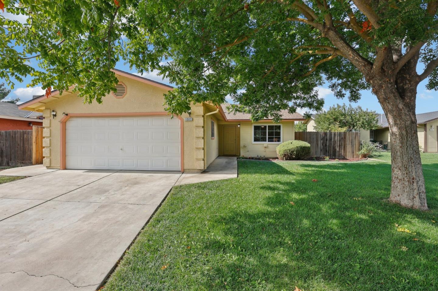 Detail Gallery Image 5 of 55 For 1317 Tamarack Ct, Newman,  CA 95360 - 3 Beds | 2 Baths