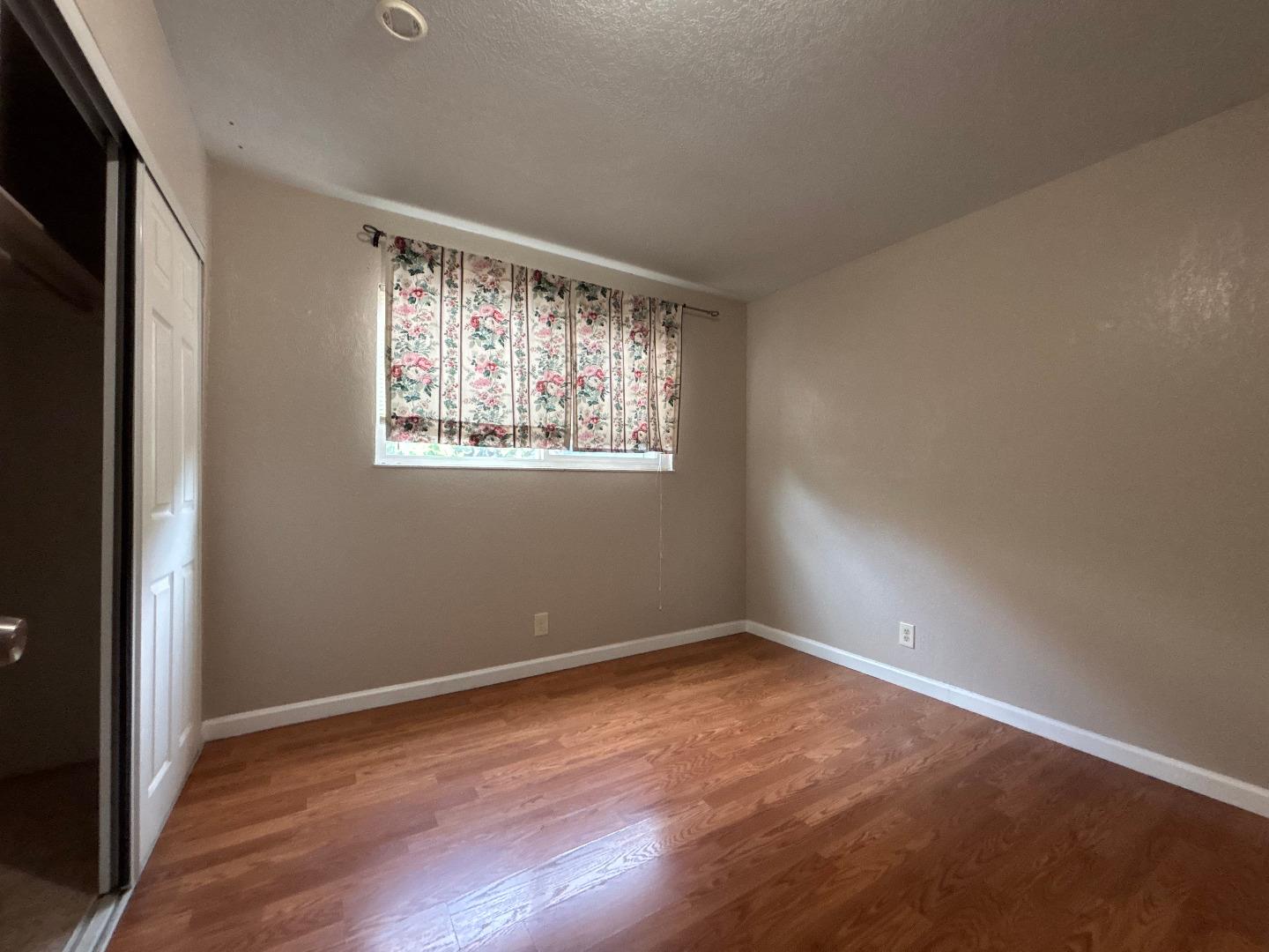 Detail Gallery Image 14 of 30 For 1051 Keldon Dr, San Jose,  CA 95121 - 4 Beds | 2 Baths