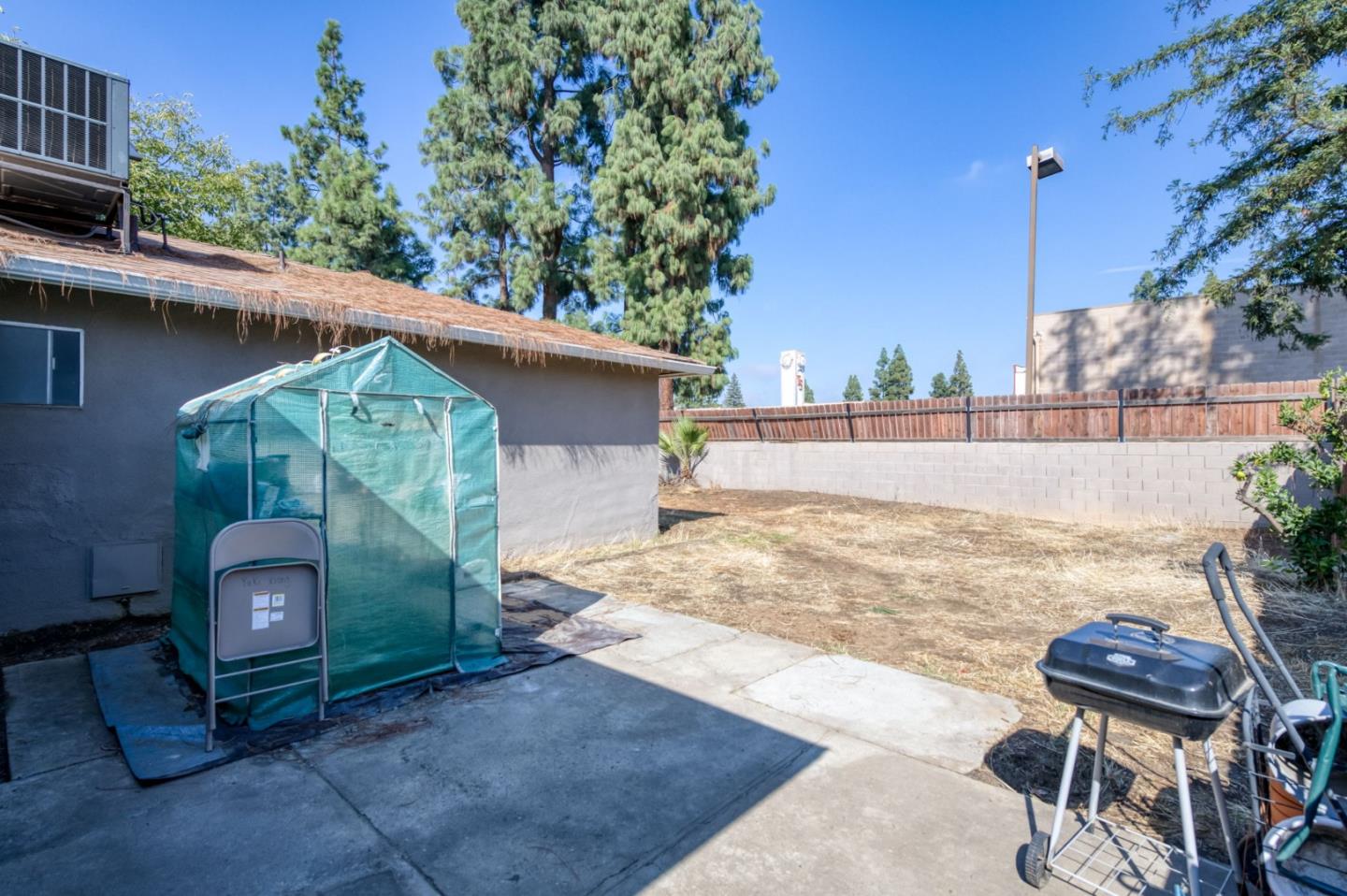 Detail Gallery Image 20 of 24 For 3068 W Fairmont Ave, Fresno,  CA 93722 - 3 Beds | 1/1 Baths