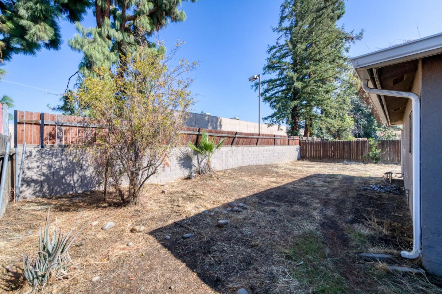 Detail Gallery Image 23 of 24 For 3068 W Fairmont Ave, Fresno,  CA 93722 - 3 Beds | 1/1 Baths