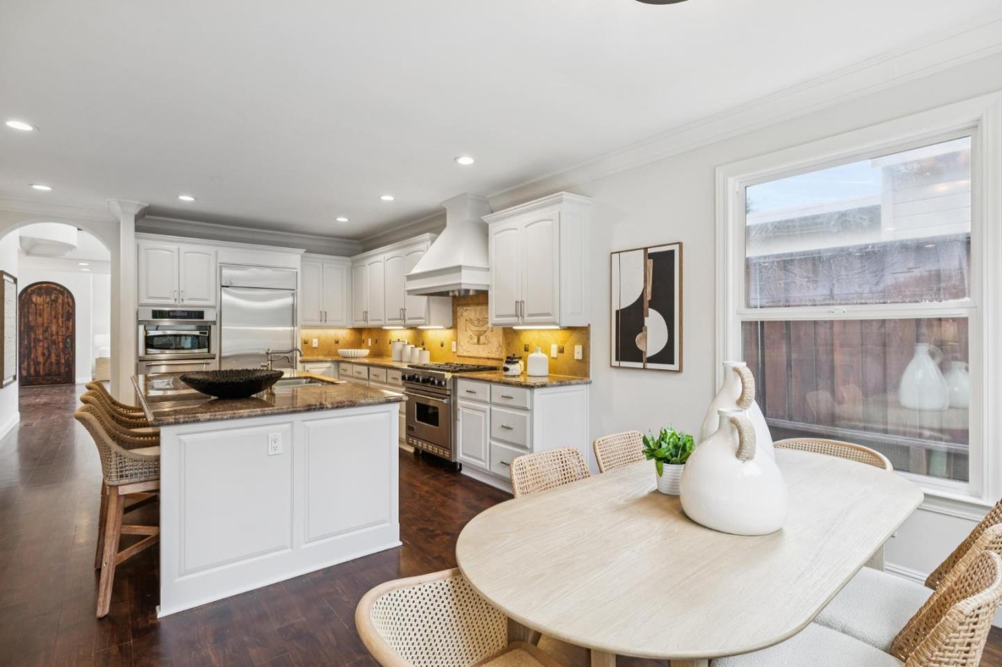 Detail Gallery Image 10 of 35 For 2138 Avy Ave, Menlo Park,  CA 94025 - 4 Beds | 3 Baths