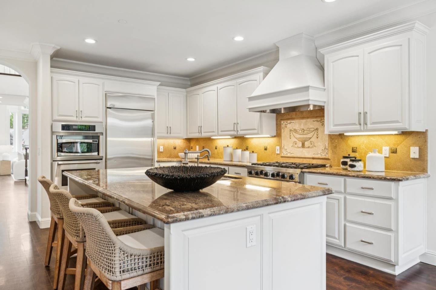 Detail Gallery Image 11 of 35 For 2138 Avy Ave, Menlo Park,  CA 94025 - 4 Beds | 3 Baths