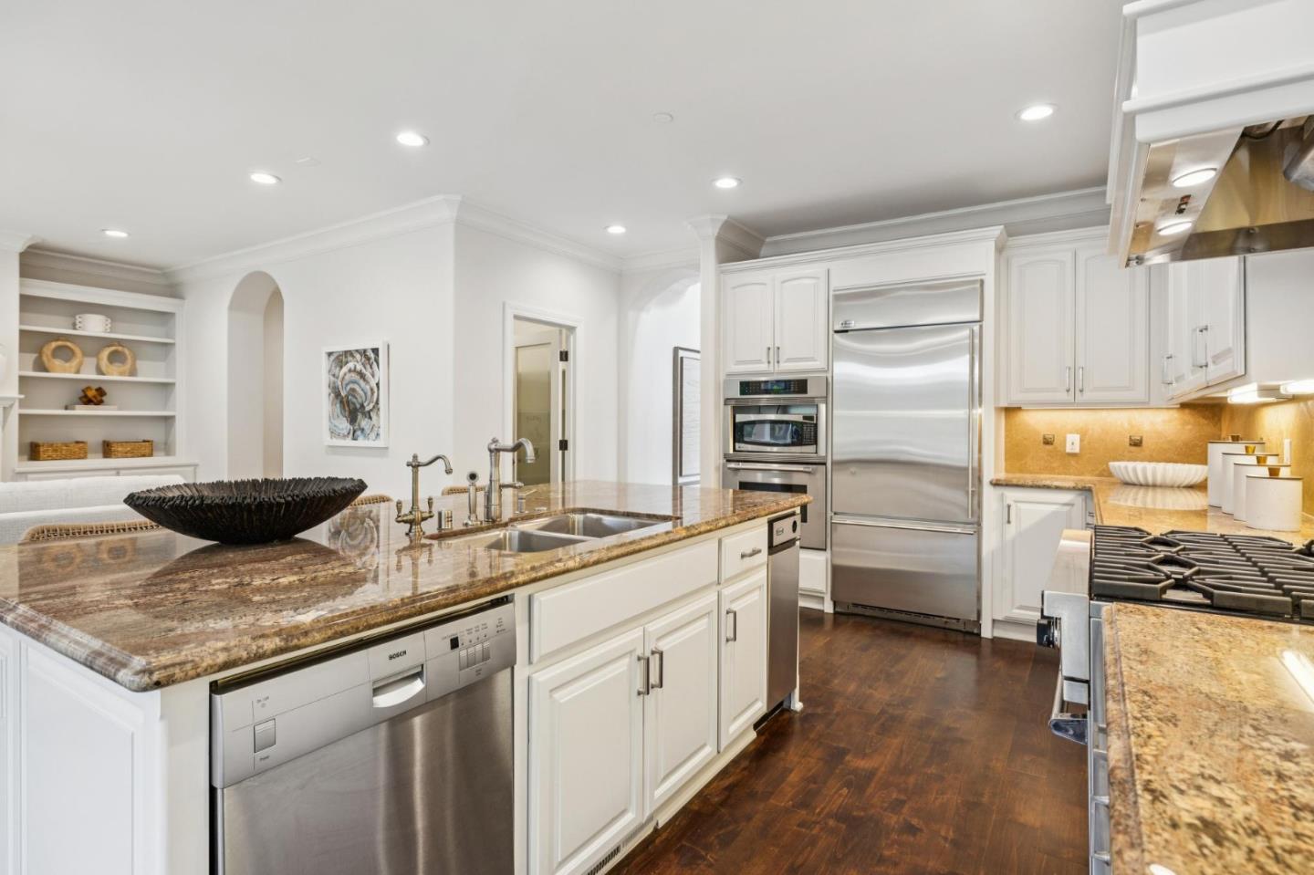 Detail Gallery Image 12 of 35 For 2138 Avy Ave, Menlo Park,  CA 94025 - 4 Beds | 3 Baths