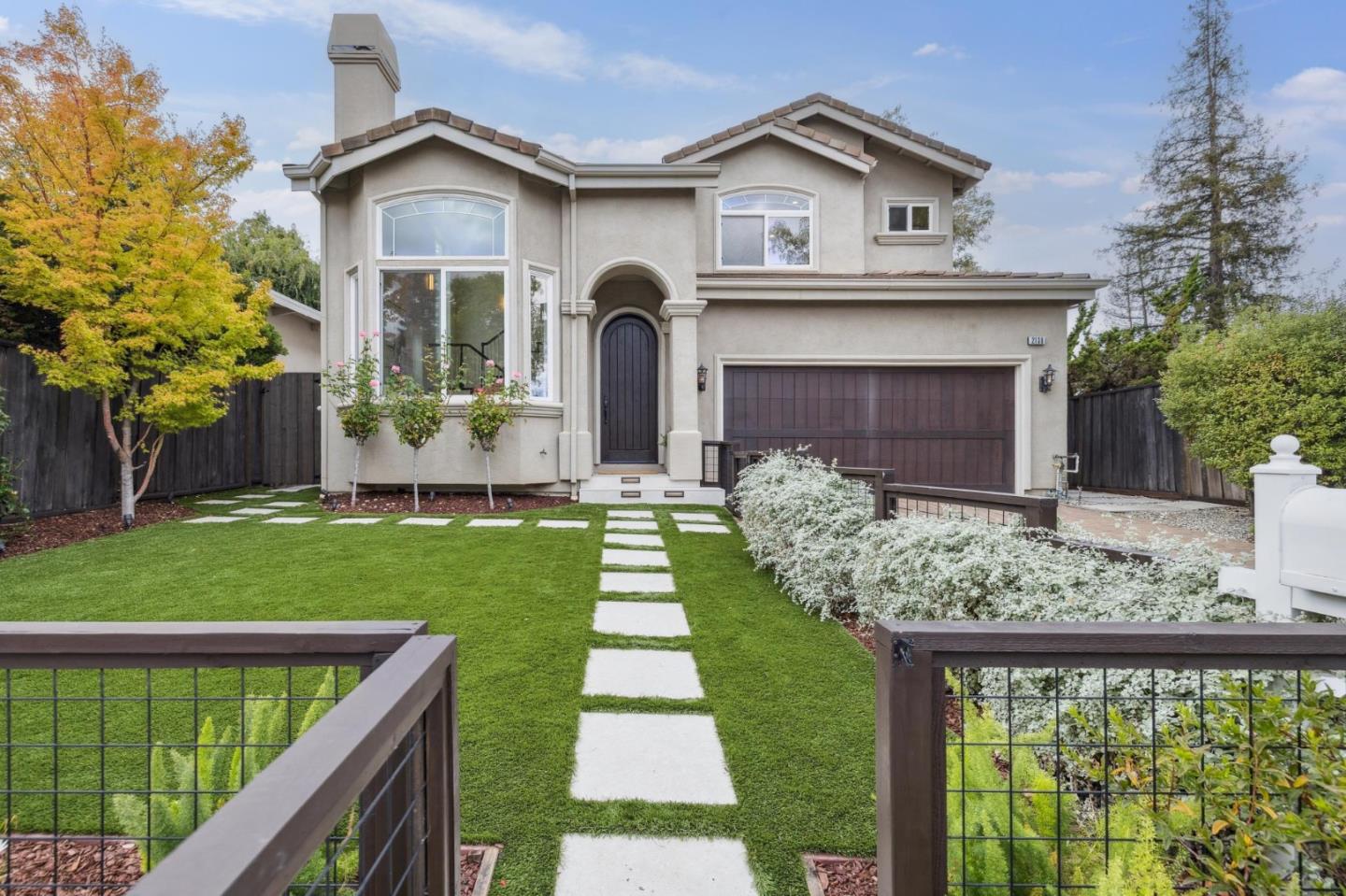 Detail Gallery Image 2 of 35 For 2138 Avy Ave, Menlo Park,  CA 94025 - 4 Beds | 3 Baths