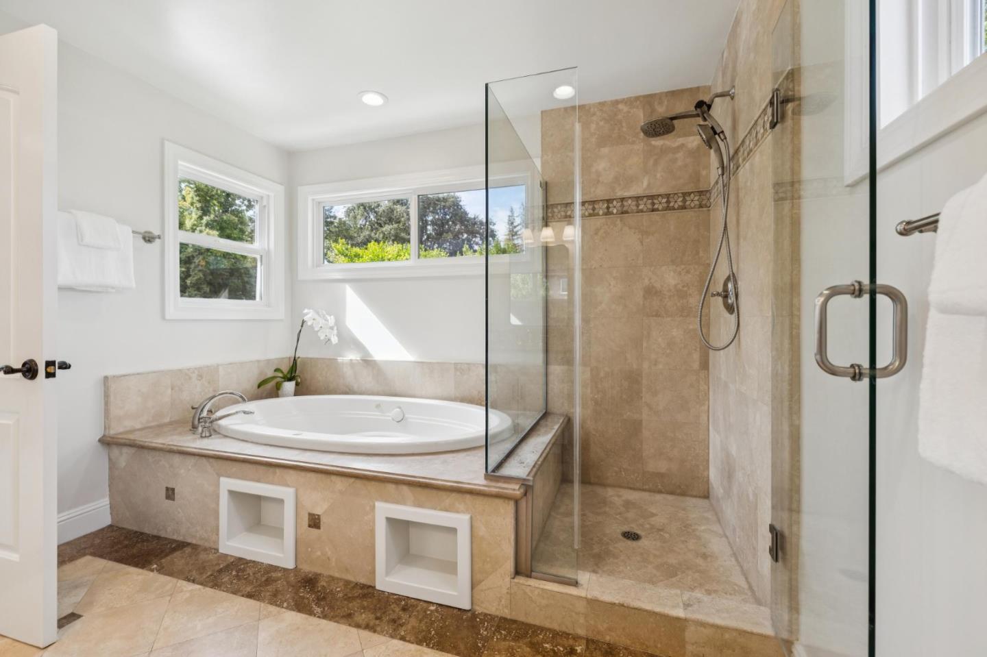 Detail Gallery Image 21 of 35 For 2138 Avy Ave, Menlo Park,  CA 94025 - 4 Beds | 3 Baths