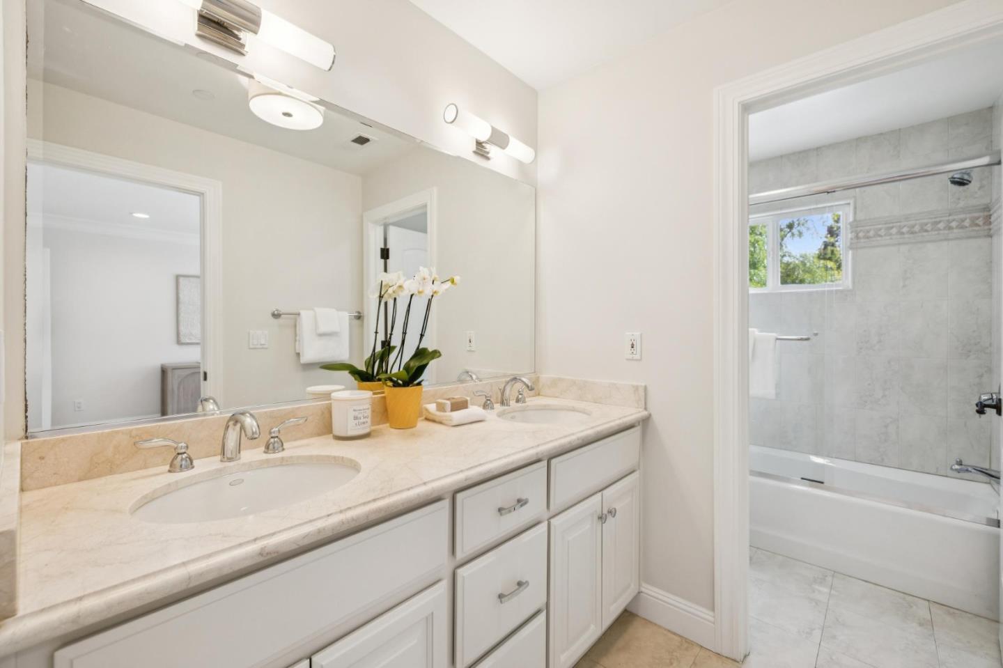 Detail Gallery Image 24 of 35 For 2138 Avy Ave, Menlo Park,  CA 94025 - 4 Beds | 3 Baths