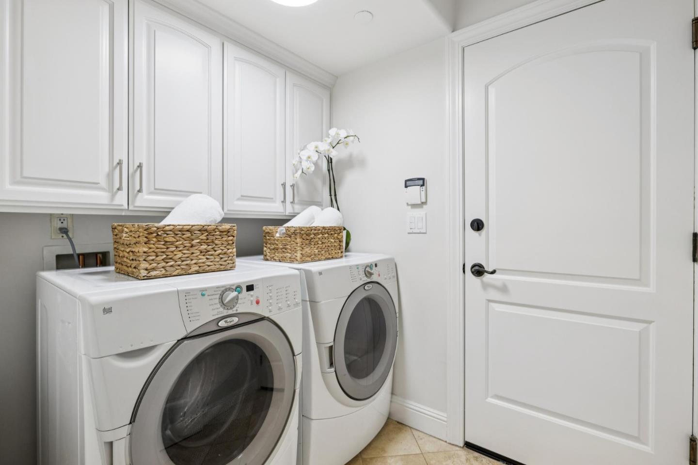 Detail Gallery Image 27 of 35 For 2138 Avy Ave, Menlo Park,  CA 94025 - 4 Beds | 3 Baths