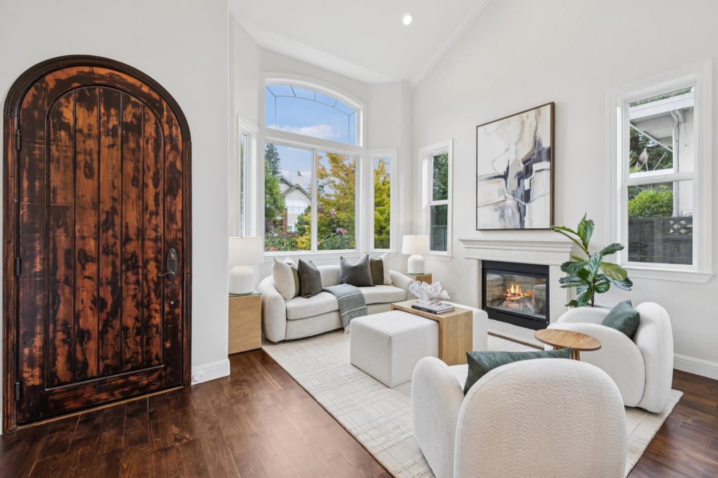 Detail Gallery Image 4 of 35 For 2138 Avy Ave, Menlo Park,  CA 94025 - 4 Beds | 3 Baths