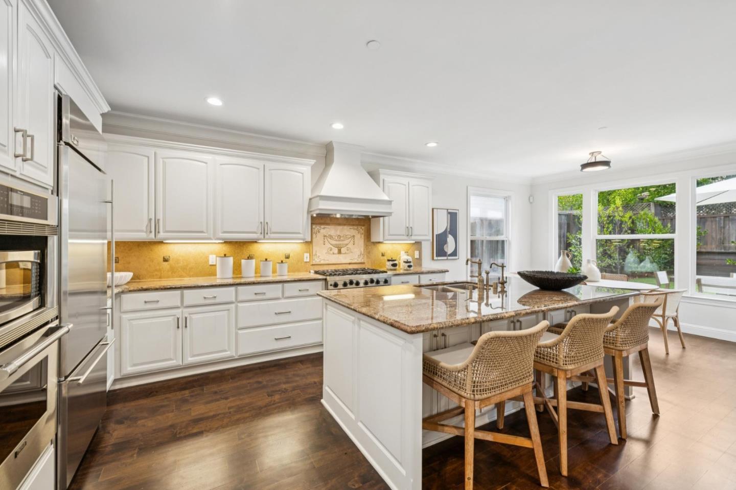 Detail Gallery Image 9 of 35 For 2138 Avy Ave, Menlo Park,  CA 94025 - 4 Beds | 3 Baths