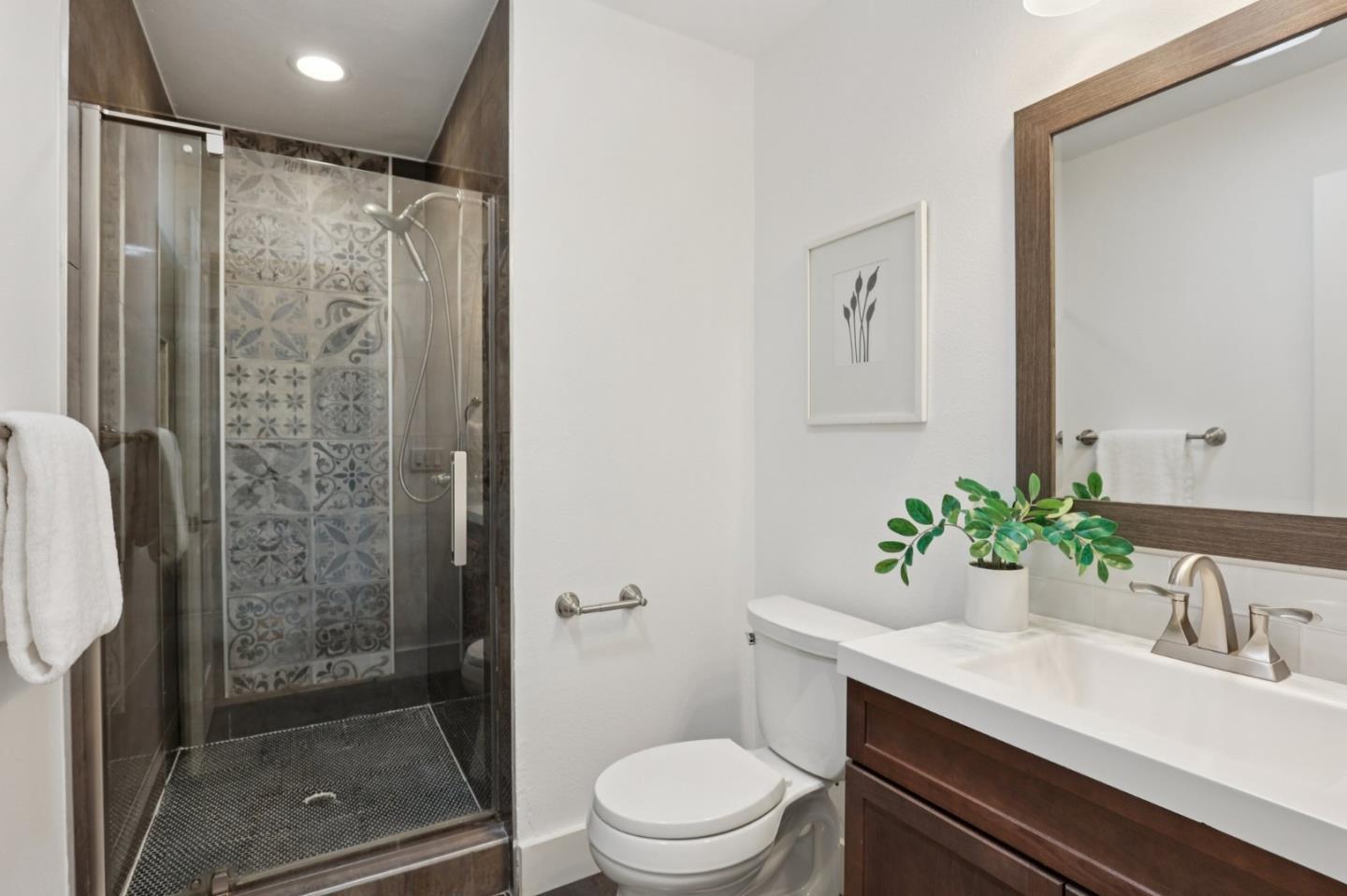 Detail Gallery Image 16 of 29 For 2423 Palm Ave, Redwood City,  CA 94061 - 3 Beds | 2/1 Baths