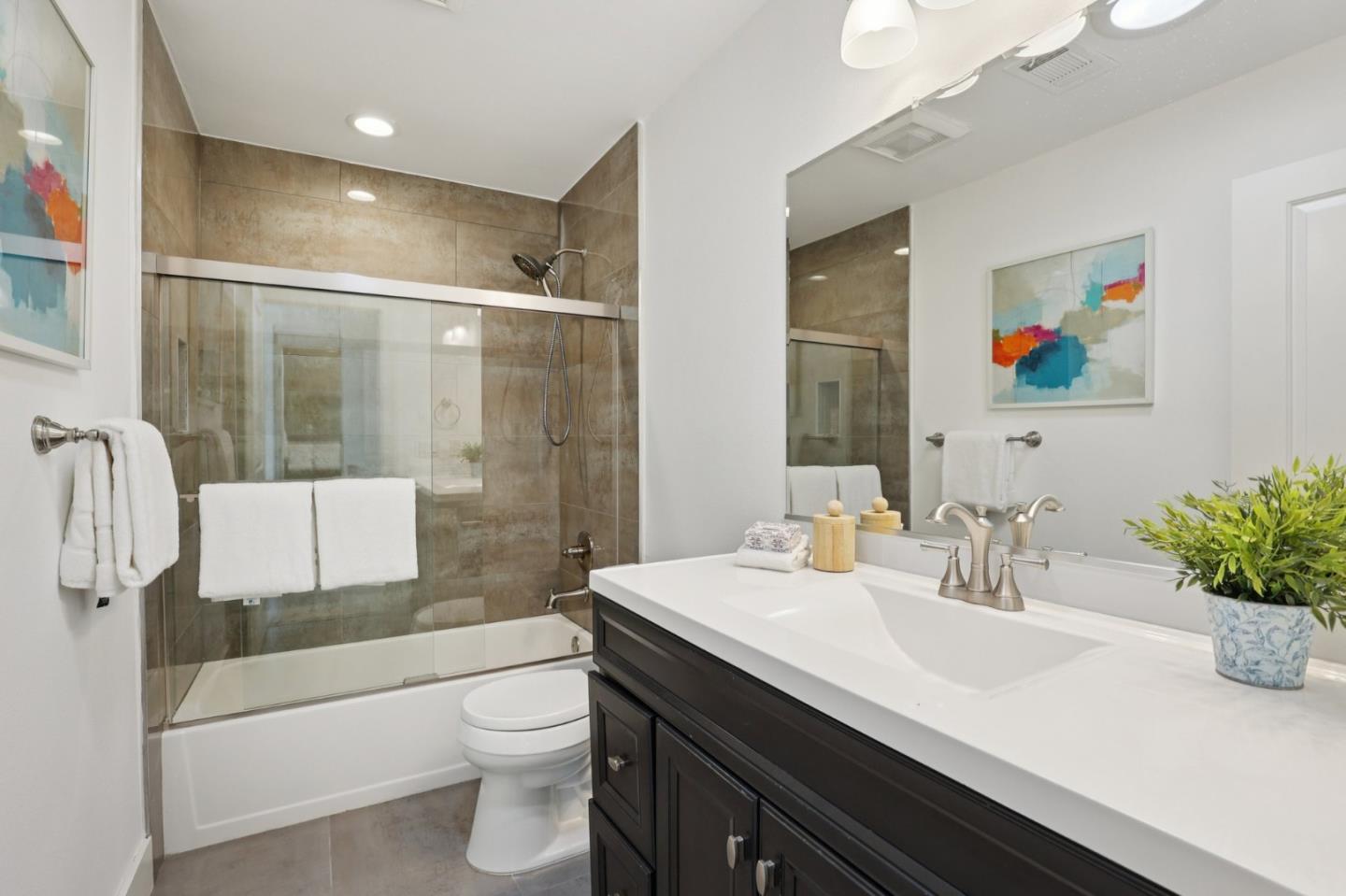 Detail Gallery Image 18 of 29 For 2423 Palm Ave, Redwood City,  CA 94061 - 3 Beds | 2/1 Baths