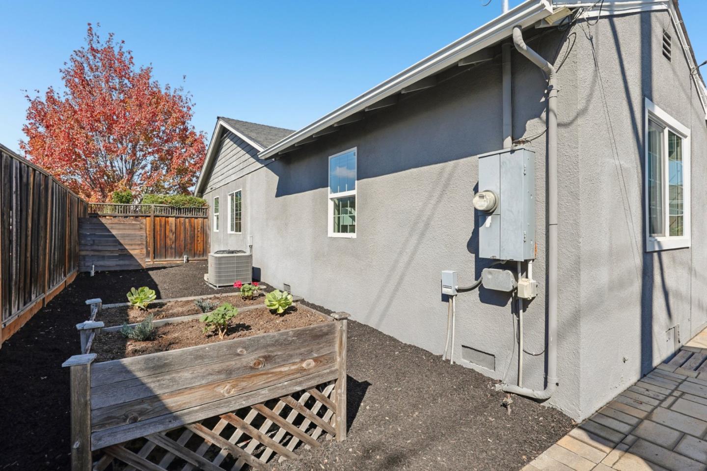 Detail Gallery Image 22 of 29 For 2423 Palm Ave, Redwood City,  CA 94061 - 3 Beds | 2/1 Baths