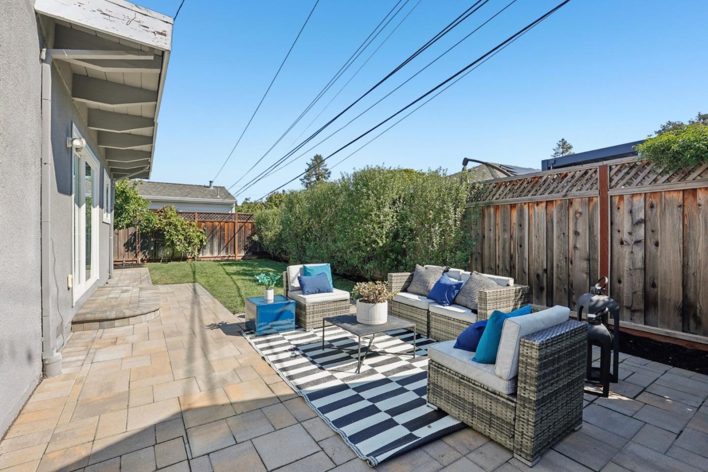 Detail Gallery Image 23 of 29 For 2423 Palm Ave, Redwood City,  CA 94061 - 3 Beds | 2/1 Baths