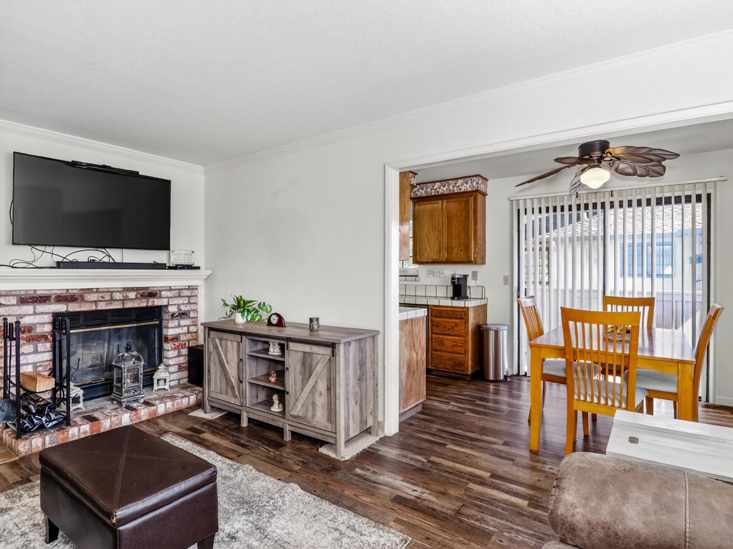 Detail Gallery Image 12 of 41 For 1056 Padre Dr #8,  Salinas,  CA 93901 - 1 Beds | 1 Baths