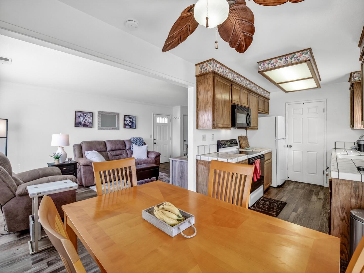 Detail Gallery Image 17 of 41 For 1056 Padre Dr #8,  Salinas,  CA 93901 - 1 Beds | 1 Baths