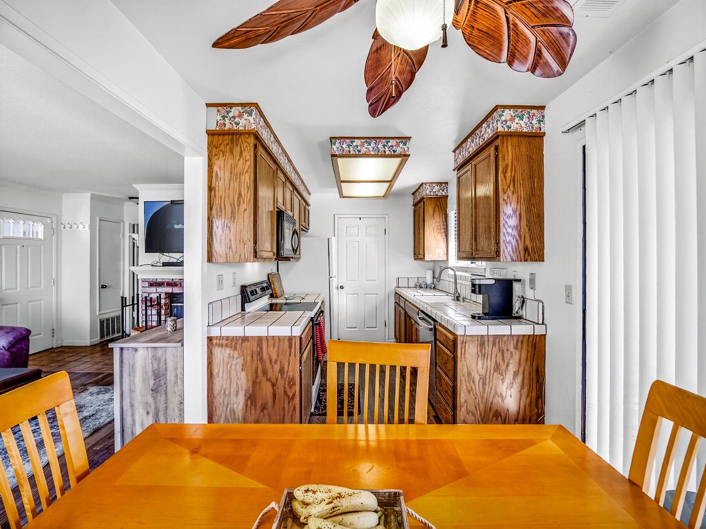 Detail Gallery Image 20 of 41 For 1056 Padre Dr #8,  Salinas,  CA 93901 - 1 Beds | 1 Baths