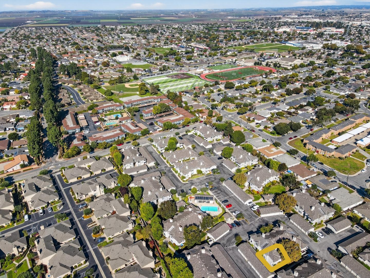 Detail Gallery Image 33 of 41 For 1056 Padre Dr #8,  Salinas,  CA 93901 - 1 Beds | 1 Baths