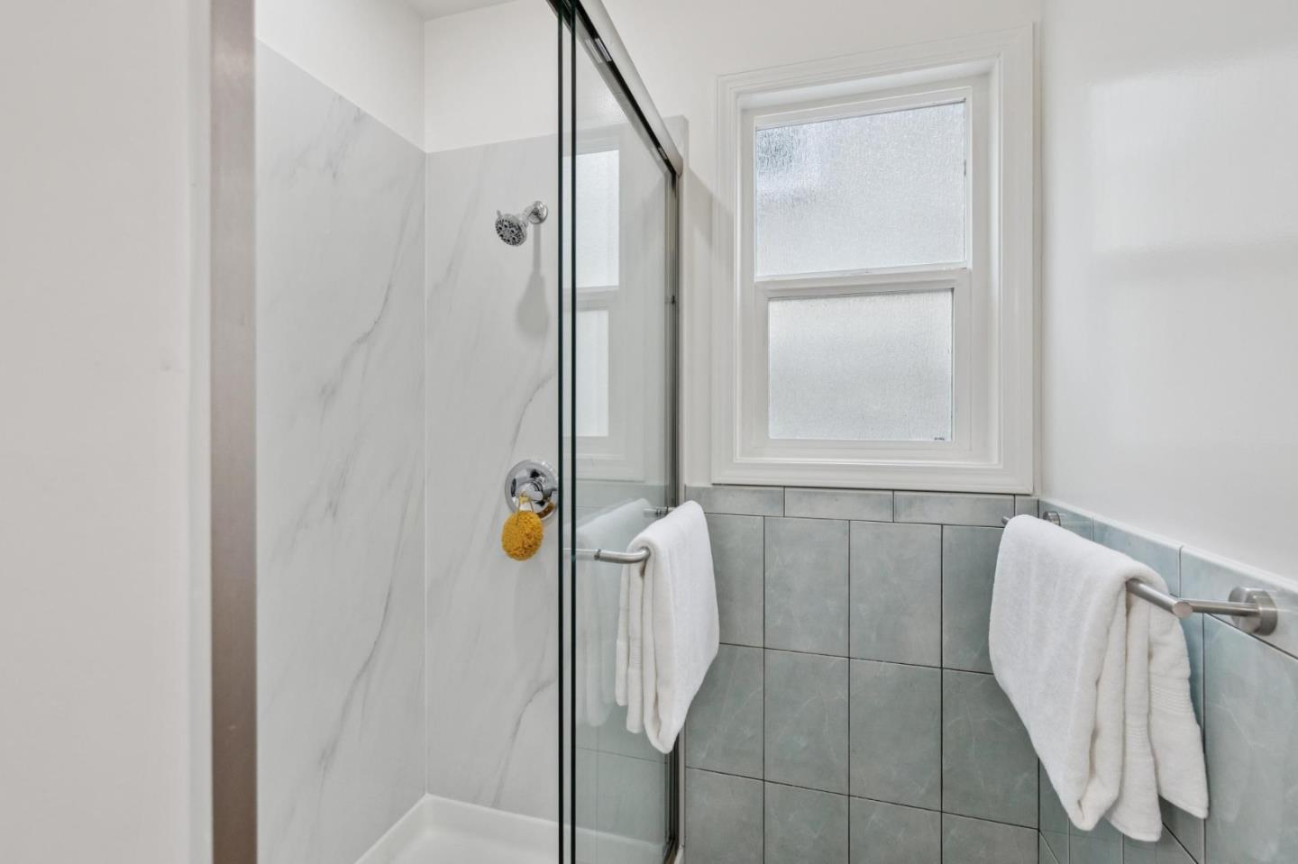 Detail Gallery Image 19 of 49 For 648 Saint Francis Blvd, Daly City,  CA 94015 - 7 Beds | 4 Baths