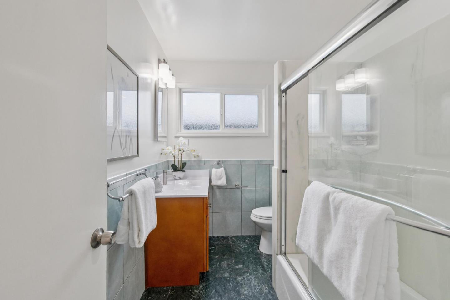 Detail Gallery Image 22 of 49 For 648 Saint Francis Blvd, Daly City,  CA 94015 - 7 Beds | 4 Baths