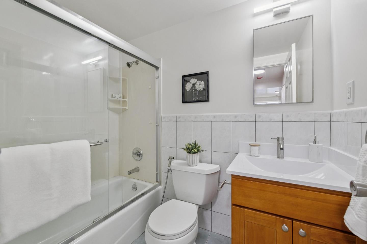 Detail Gallery Image 38 of 49 For 648 Saint Francis Blvd, Daly City,  CA 94015 - 7 Beds | 4 Baths