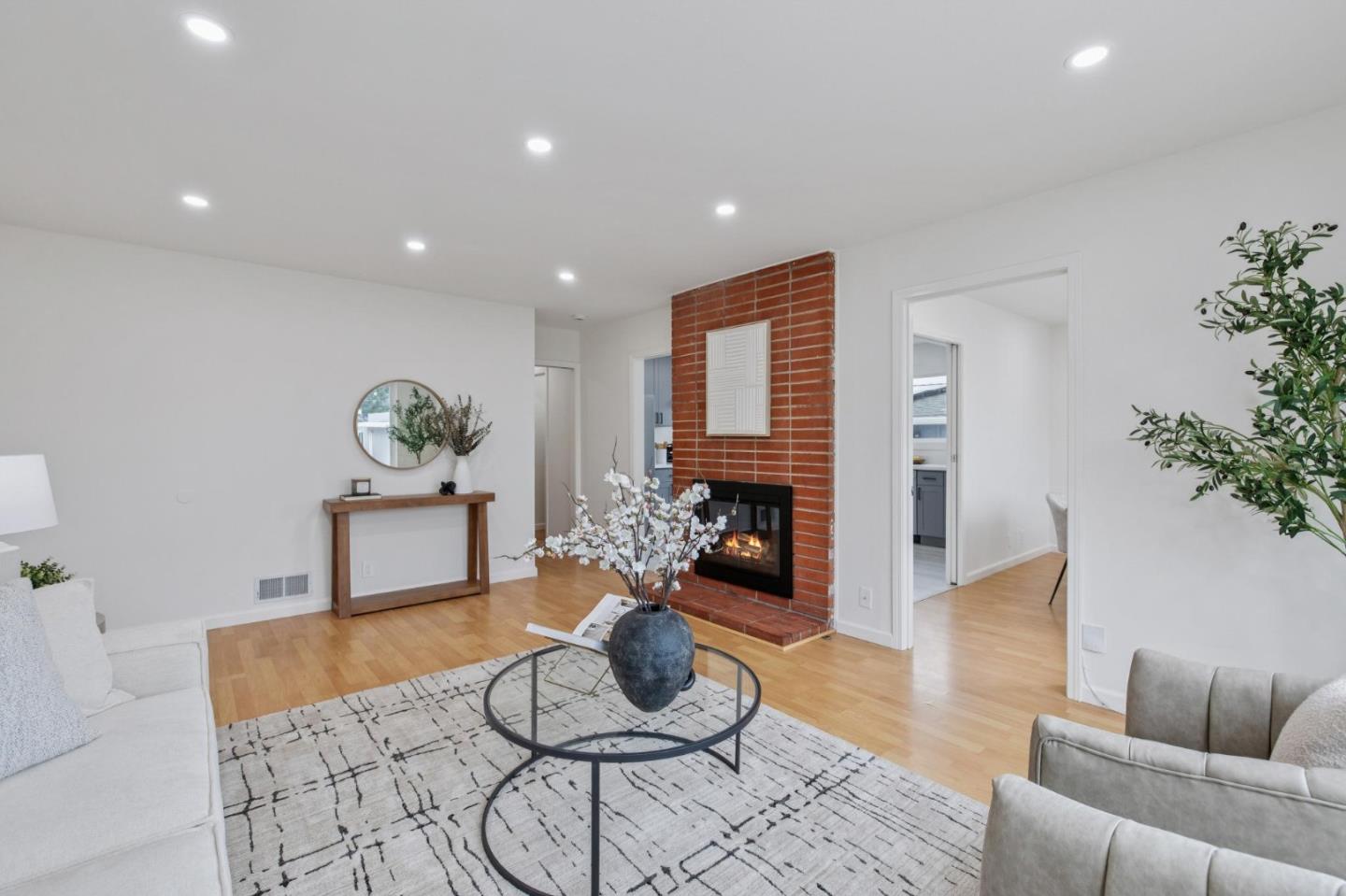 Detail Gallery Image 7 of 49 For 648 Saint Francis Blvd, Daly City,  CA 94015 - 7 Beds | 4 Baths