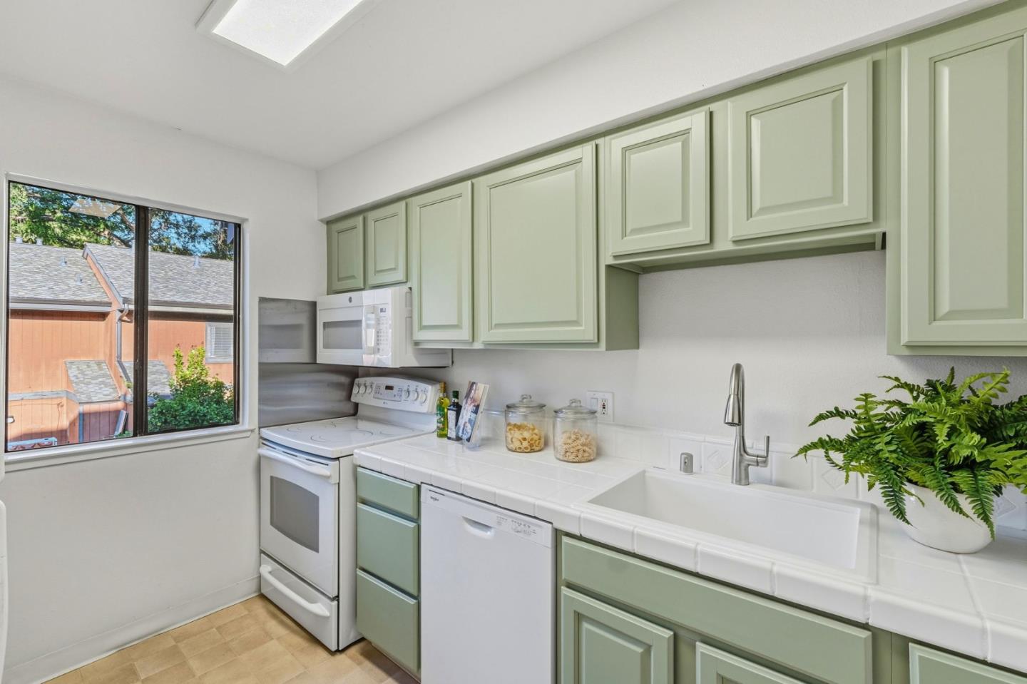 Detail Gallery Image 8 of 36 For 38627 Cherry Ln #71,  Fremont,  CA 94536 - 2 Beds | 1 Baths