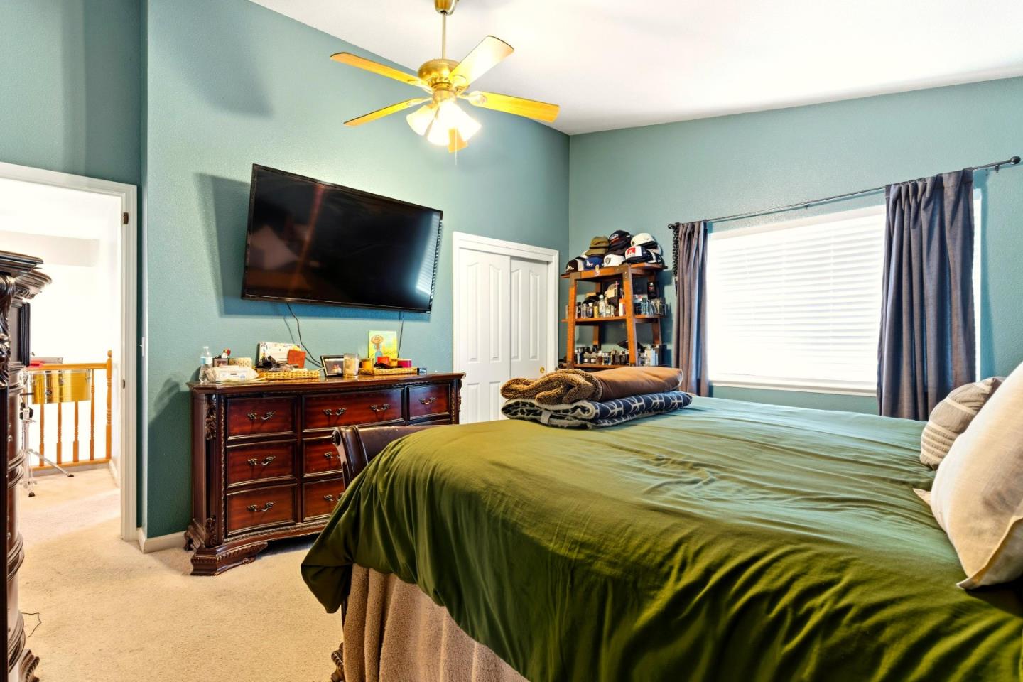 Detail Gallery Image 18 of 28 For 1950 Parkview Cir, Hollister,  CA 95023 - 5 Beds | 3 Baths