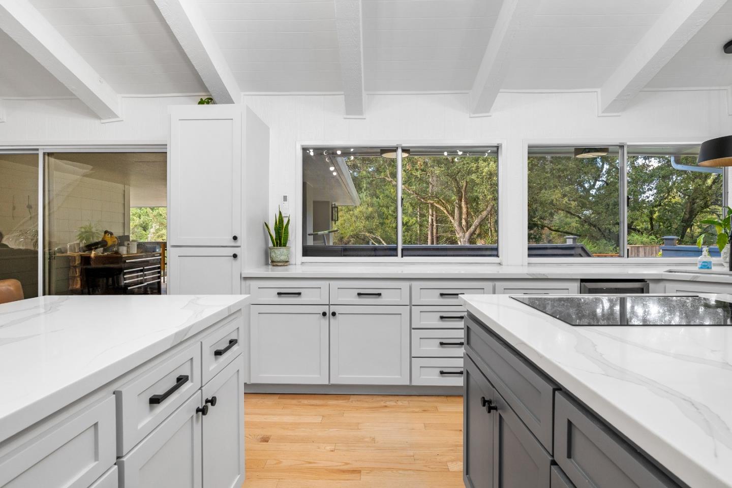 Detail Gallery Image 12 of 68 For 188 Kelly Ln, Santa Cruz,  CA 95060 - 5 Beds | 3 Baths