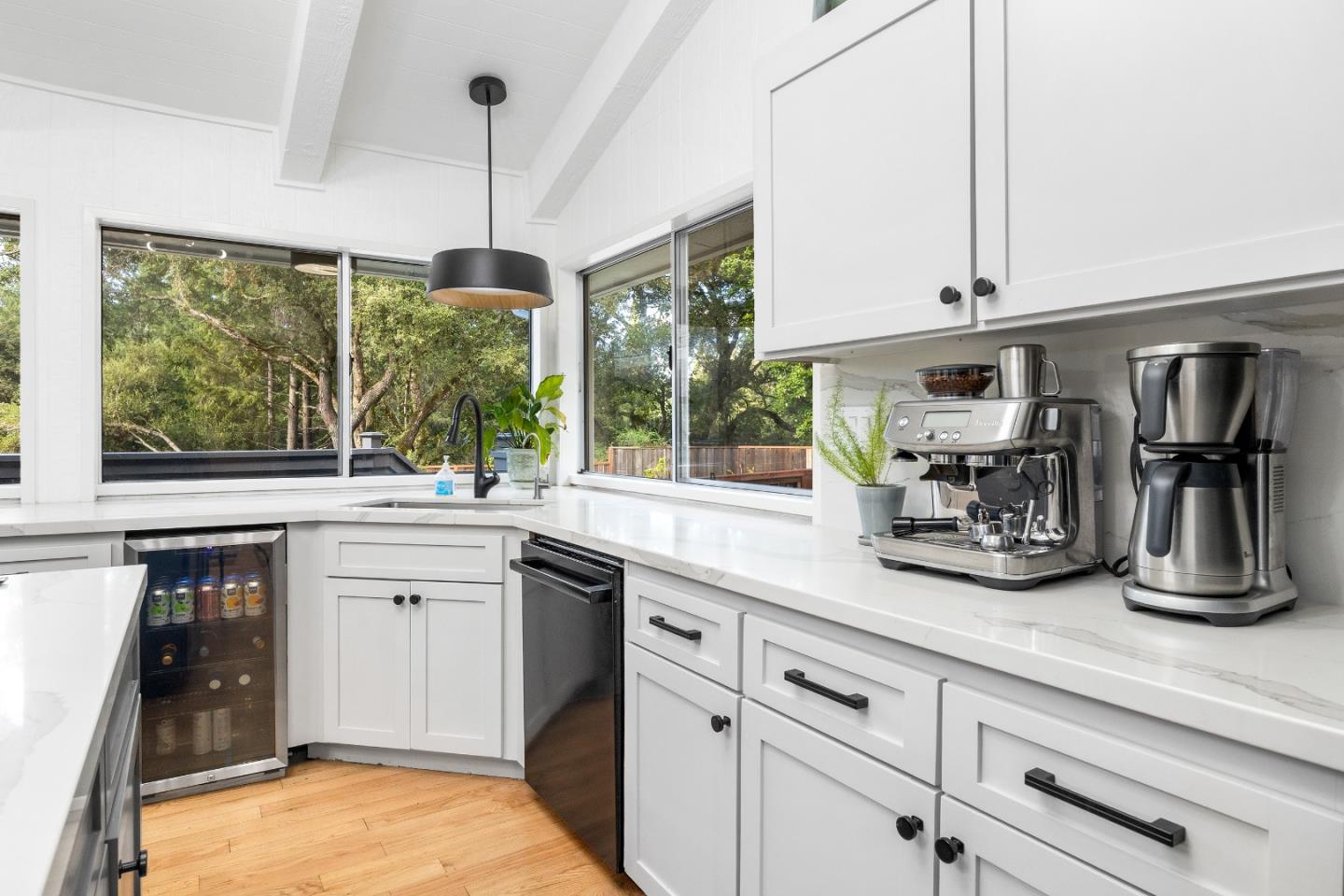 Detail Gallery Image 13 of 68 For 188 Kelly Ln, Santa Cruz,  CA 95060 - 5 Beds | 3 Baths